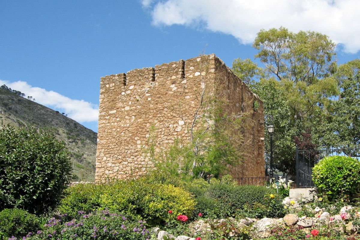 Islamic Baths and the Barreto Stately Home